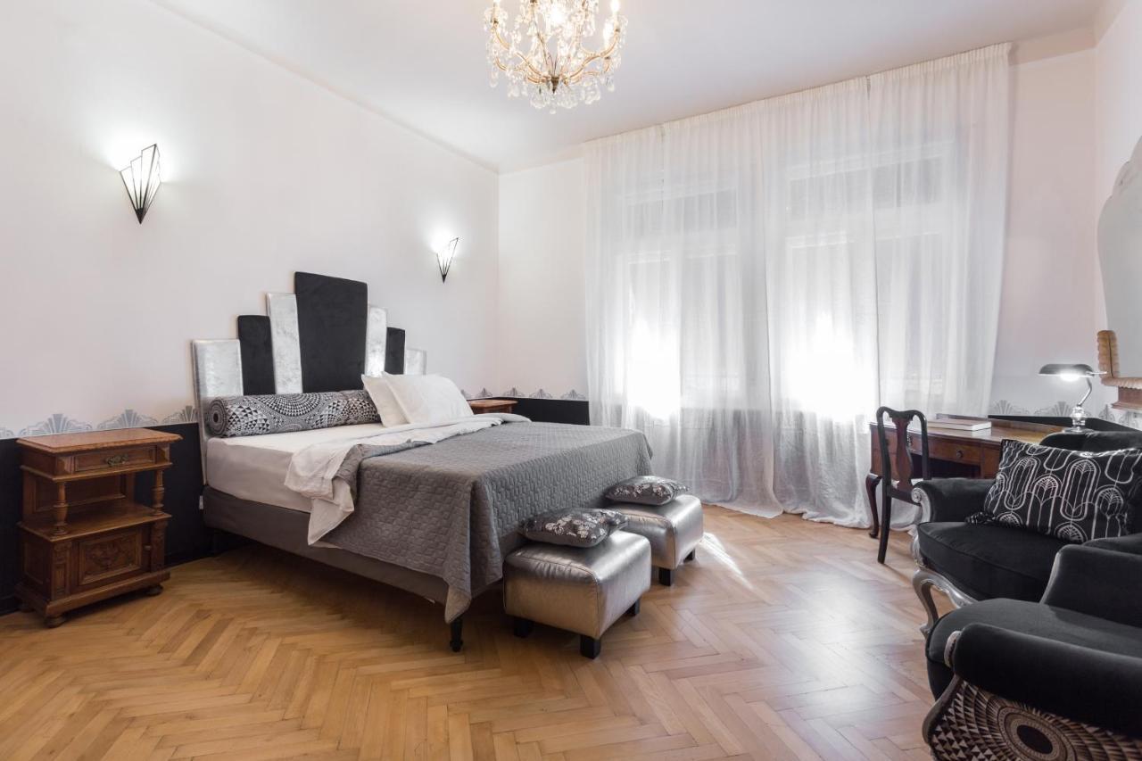 La Casa Di Gatsby Lusso In Pieno Centro Con Parcheggio Apartment Gorizia Exterior foto